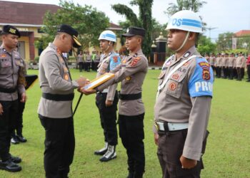 Kapolres Tanjabtim Pimpin Upacara PTDH Aipda MS