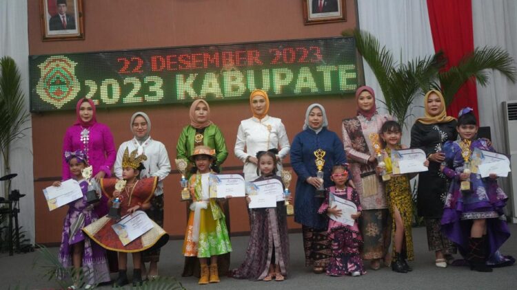 Peringatan Hari Ibu, Ini Pesan Bupati Romi untuk Para Suami