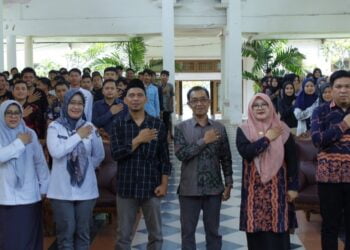 KPU Tanjab Timur Lakukan Sosialisasi Pendidikan Pemilih segmen Pemilih Muda di Gedung PKK Muara Sabak Barat Kab. Tanjab Timur