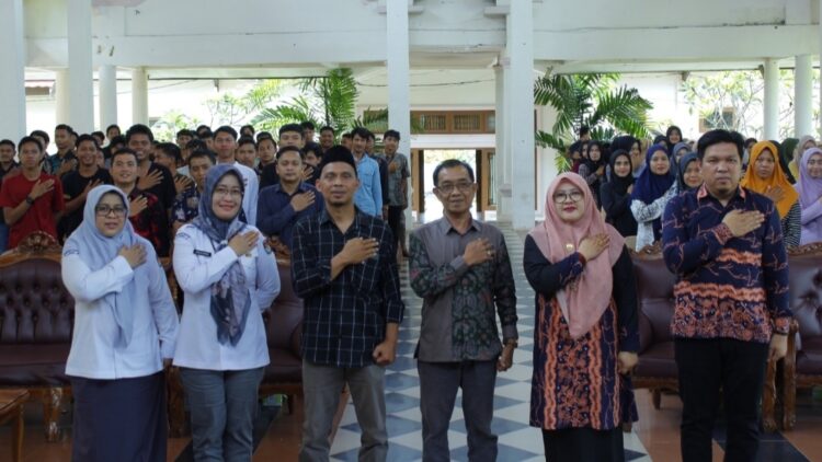 KPU Tanjab Timur Lakukan Sosialisasi Pendidikan Pemilih segmen Pemilih Muda di Gedung PKK Muara Sabak Barat Kab. Tanjab Timur