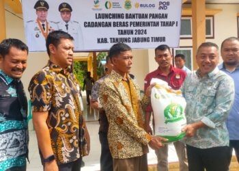 Sekda Sapril Launching Penyaluran Bantuan Pangan di Kelurahan Talang Babat