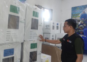 Panwaslu Kec. Muara Sabak Barat Maraton Awasi Distribusi Logistik Di 7 Kelurahan 