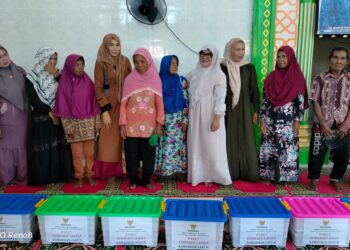 Safari Dhuha Kecamatan Berbak, Camat Juni ” Ibu Bupati Wanita Tangguh “.