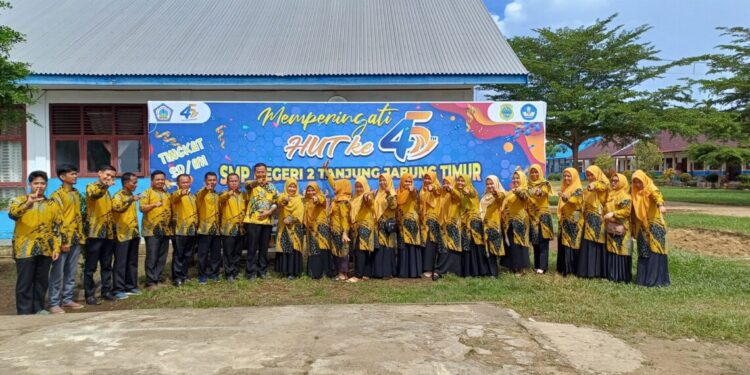Dua Camat Hadiri Penutupan Kegiatan HUT 45 Tahun SMP N 2 Tanjabtim.