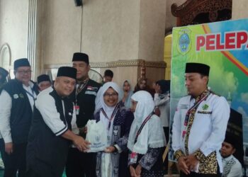 Wakil Bupati Tanjabtim Robby, Lepas 142 Jamaah Haji Kabupaten Tanjung Jabung Timur