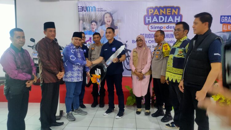 Wabup Tanjabtim Robby Hadiri Panen Hadiah Simpedes Branch Office Kuala Tungkal