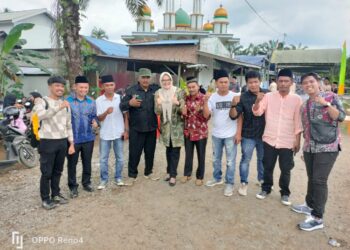 Hadir Bersama di Pengajian Akbar Rasau, Dilla Hich – Muslimin Tanja Berpasangan?