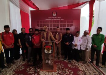 Daftar Ke KPU, Dilla Hich-MT Diantar Ribuan Pendukung dan Simpatisan