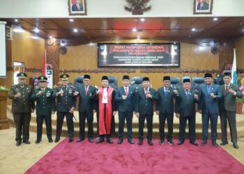 Pjs Bupati Tanjabbar Hadiri Acara Pengucapan Sumpah/Janji Pimpinan DPRD Kabupaten Masa Jabatan 2024-2029