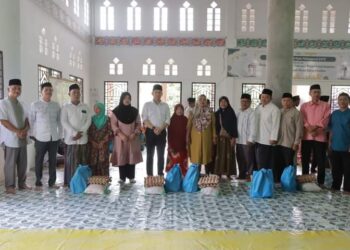 Pjs Bupati Tanjabbar Laksanakan Kunjungan Kerja  Dan Safari Jum’at Di Desa Teluk Kulbi