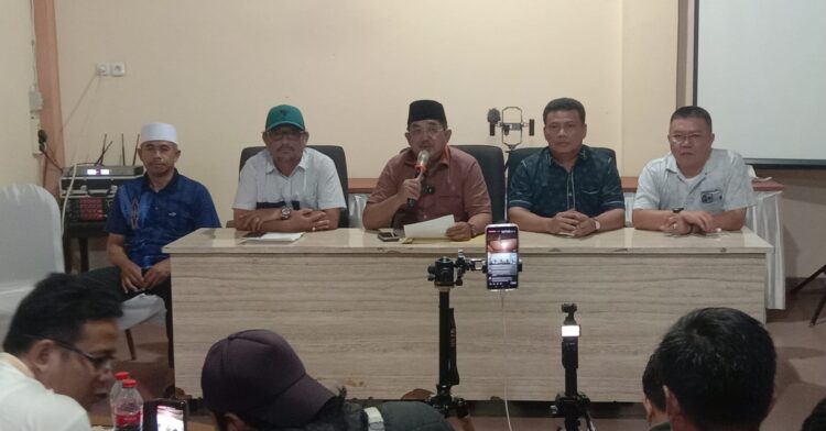 Hasil  Hitung  Cepat  Di Pilkada 2024 Tanjabbar Paslon UAS-KATAMSO  Unggul  Menang Telak Dari Dua Kandidat Lainnya