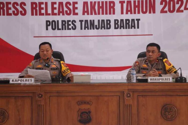Kapolres Tanjabbar Gelar  Press Release Akhir Tahun 2024