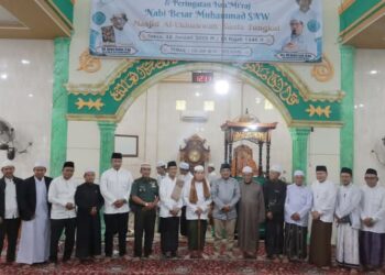 Bupati  Tanjabbar Hadiri Acara Haul Ulama dan Peringatan Isra Mi’raj Nabi Muhammad SAW, Di Masjid Al-Ukhuwwah, Kuala Tungkal