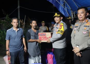 Kapolres Tanjab Timur Kunjungi Korban Musibah Kebakaran Kecamatan Sadu