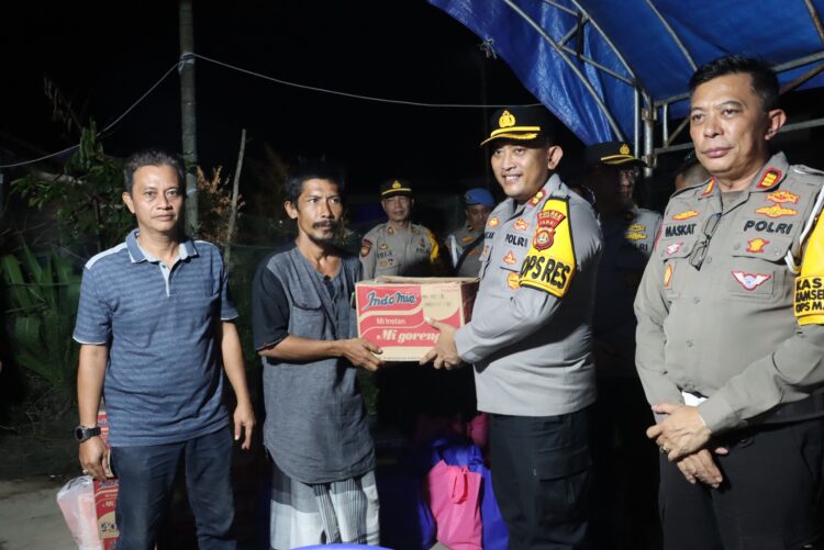 Kapolres Tanjab Timur Kunjungi Korban Musibah Kebakaran Kecamatan Sadu