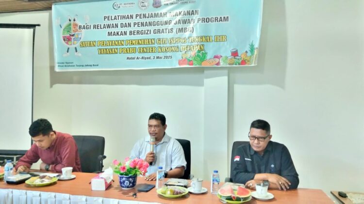 Para Relawan SPPG Yayasan Prabu Center  08  Ikuti  Kegiatan  Pelatihan Penjamah Makanan Program MBG Berjalan Lancar