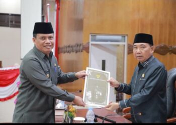 Wakil Bupati Tanjabbar Hadiri Paripurna Ke Empat DPRD Pendapat Akhir Bupati Tanjabbar Terhadap LKPJ Tahun Anggaran 2024