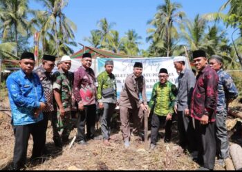 Wabup Tanjabbar Resmikan Pemancangan Tongkat Pertama  Pembangunan Pondok Pesantren Fathul Ulum Seberang Kota