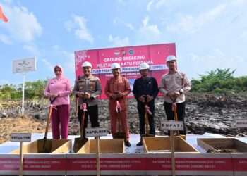 Peletakan Batu Pertama Pembangunan Gedung SPPG,Kapolres Tanjabbar Dukung Penuh Sukseskan Program Prioritas Nasional Makan Bergizi Gratis.(MBG)