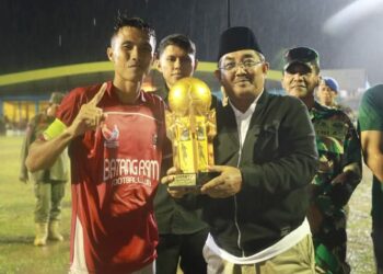 Raih Juara Bupati Cup 2025 Kecamatan Batang Asam,Turnamen Bupati Cup Resmi Di Tutup Bupati Tanjabbar