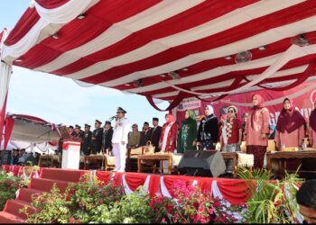 Kapolres Tanjabbar Dan  Forkopimda Hadiri Bersama Upacara Peringatan HUT ke-80 RI Di Kuala Tungkal