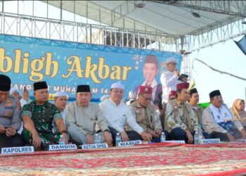 Ketua DPRD Tanjabbar Hadiri Tablig Akbar Bersama UAS, Jadi Momen Spiritual Bersejarah di Kuala Tungkal