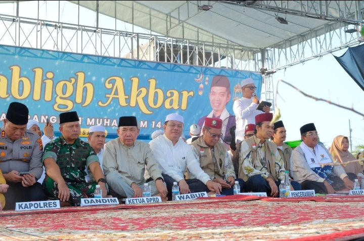 Ketua DPRD Tanjabbar Hadiri Tablig Akbar Bersama UAS, Jadi Momen Spiritual Bersejarah di Kuala Tungkal