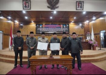 DPRD Tanjabbar dan Pemkab Resmi Tandatangani Ranperda Perubahan APBD 2025
