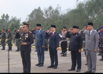 Kapolres Tanjabbar Pimpin Upacara Peringatan Hari Pahlawan Ke-80. Tahun 2025