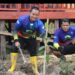 Peringati Hari Pohon Nasional Tahun 2025, Kapolres Tanjabbar Bersama Seluruh  Jajaran Polsek  Lancarkan Aksi Tanam  Pohon Serentak