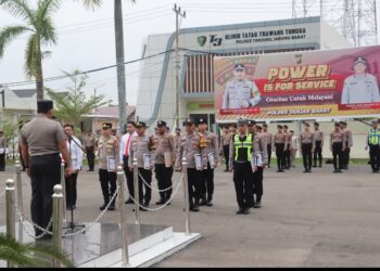 Respon Cepat Layanan Call Center 110,Polres Tanjabbar Berikan Penghargaan Kepada Sembilan  Personel Berprestasi