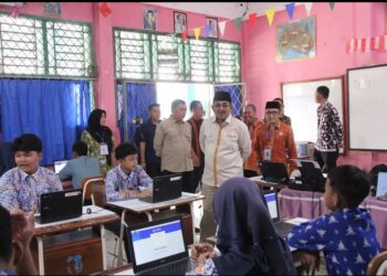 Bupati Tanjabbar Tinjau Pelaksanaan Tes Kemampuan Akademik (TKA) Tahun 2026, Bagi Siswa Tingkat SMP