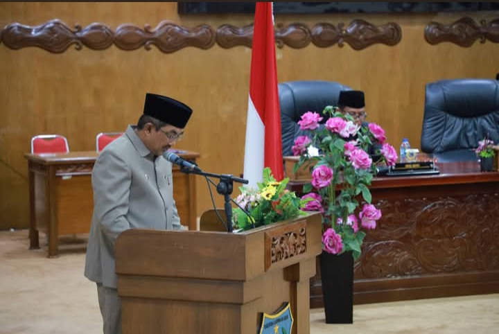 Bupati Tanjabbar Sampaikan Tanggapan atas Pemandangan Umum Fraksi DPRD terhadap LKPJ 2025