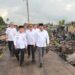 Bupati Dan Wabup Tanjabbar Bersama Gubernur Jambi  Tinjau Lokasi Kebakaran Serta Serahkan Bantuan di Teluk Nilau