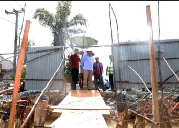 Usai Hadiri Silaturahmi PABPDSI,Lanjut Bupati Tanjabbar Tinjau Pengerjaan Box Culvert di Tanjung Bojo
