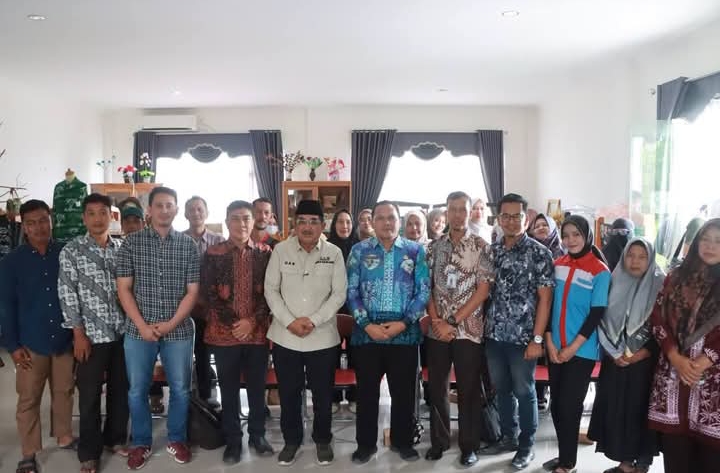 Bupati Tanjabbar Dorong UMKM Tembus Ritel Modern Melalui Kemitraan Strategis
