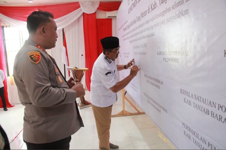 Bupati Tanjabbar Pimpin Komitmen Bersama Tolak Segala Aktivitas Geng Motor, Ajak Seluruh Elemen Bersinergi Jaga Kamtibmas