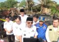Lepas Tinjau TPA, Bupati Tanjabbar Langsung juga Tinjau lokasi Kebakaran RT 01 Jalan Namira Sekaligus Salurkan Bantuan Ke Korban Kebakaran